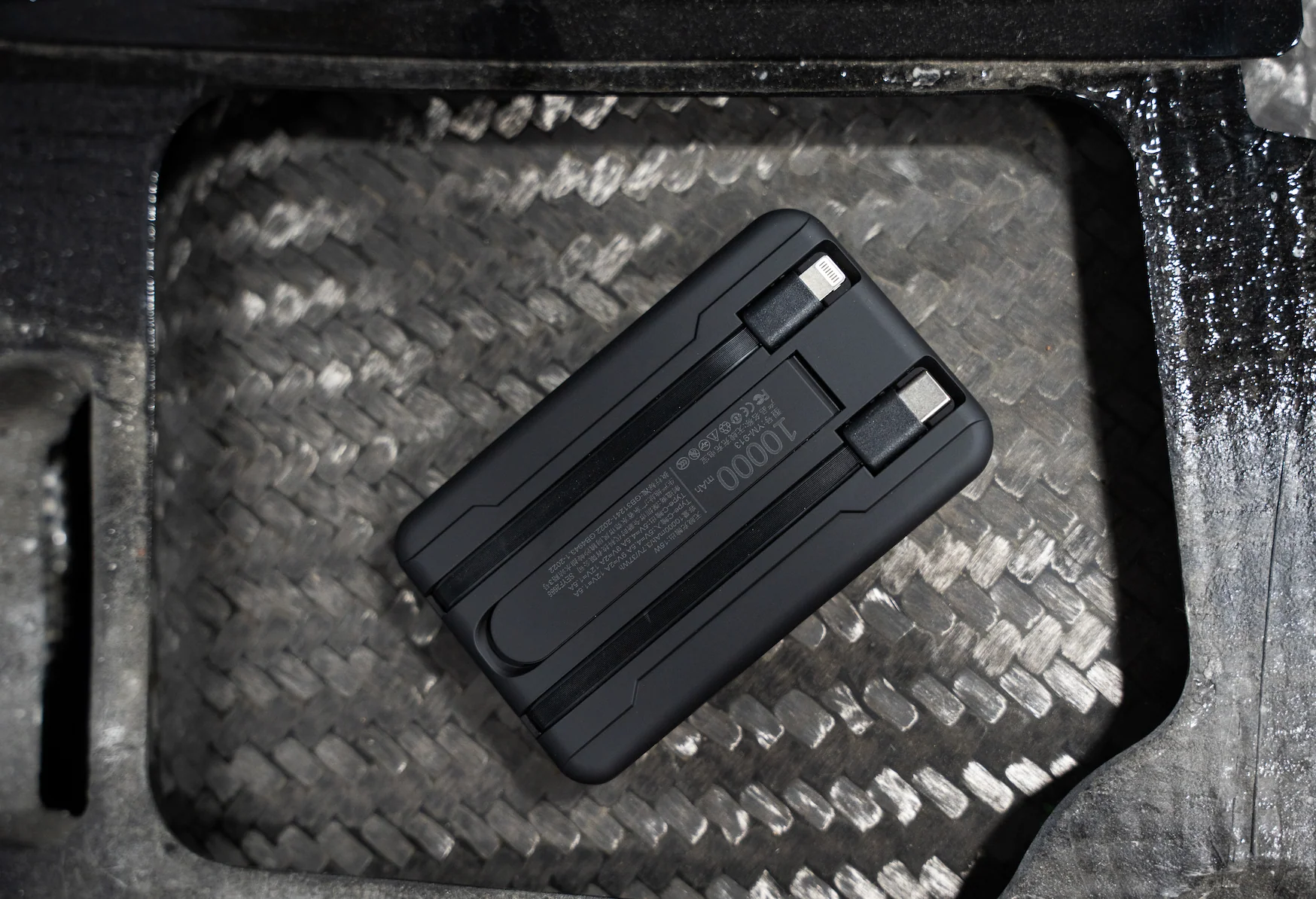 Goonzquad Magnetic Wireless Power Bank - Image 3